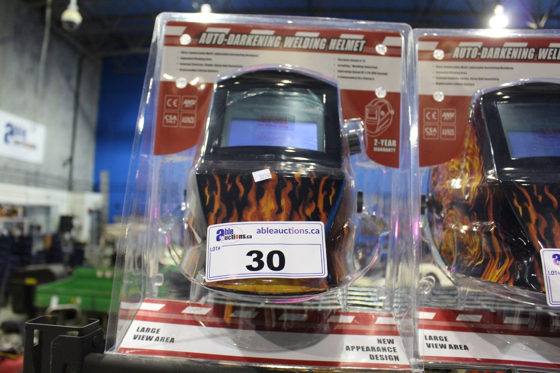 BRAND NEW AUTO DARKENING HELMET