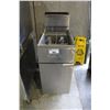 Image 1 : AMERICAN RANGE STAINLESS STEEL COMMERCIAL DEEP FRYER