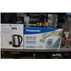 Image 2 : SHELF LOT OF HOUSEHOLD APPLIANCES INCLUDING CARBONATED BEVERAGE MAKER, RICE COOKER, KETTLES AND MORE