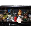 Image 2 : SHELF LOT OF ANTIQUES AND COLLECTABLES