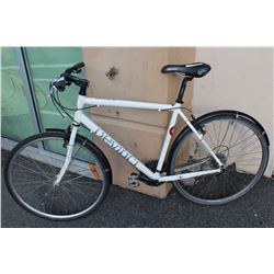 WHITE DEVINCI BIKE