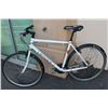 Image 1 : WHITE DEVINCI BIKE