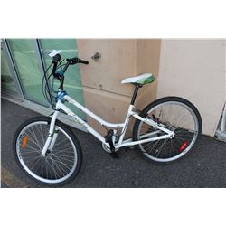 WHITE EVERYDAY TRAVELER BIKE