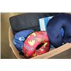 Image 2 : LOT OF CUSHIONS AND NECK PILLOWS