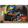 Image 2 : BOX OF TOOLS SAFETY HARNESS AND EXACTO KNIVES