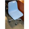 Image 2 : BLUE ROLLING OFFICE CHAIR