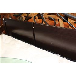 MODERN QUEENSIZE SLEIGH STYLE BEDFRAME