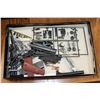 Image 3 : 100 YEARS OF CHAMPIONS BOXING POSTERS AND MODEL GUN