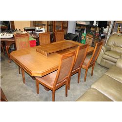 OAK DINING TABLE WITH LEAF AND 6 CHAIRS