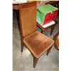 Image 3 : OAK DINING TABLE WITH LEAF AND 6 CHAIRS
