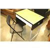 Image 1 : GREEN TOP ESPRESSO DESK AND FOLDING CHAIR