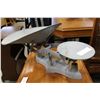 Image 2 : VINTAGE SCALE