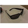Image 2 : CASED BANANA REPUBLIC SUNGLASSES
