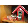 Image 3 : TWO WOOD WORKING MATCHSTICK CONSTRUCTION KITS AND BIRDHOUSE