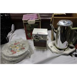 BOX OF VINTAGE APPLIANCES ANMD PICTURE FRAMES