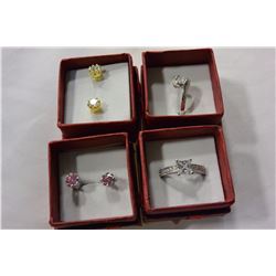 2 PAIRS OF EARRINGS AND 2 RINGS