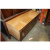 Image 5 : ANTIQUE OAK WARDROBE