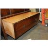 Image 6 : ANTIQUE OAK WARDROBE