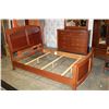 Image 2 : MODERN QUEENSIZE BED FRAME