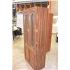Image 3 : 2 DOOR OAK DISPLAY CABINET