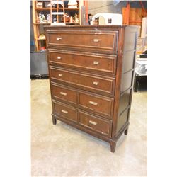 5 DRAWER MODERN DRESSER