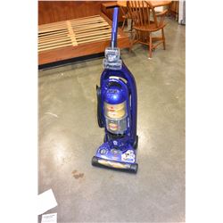 BISSELL BAGLESS VACUUM