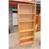 Image 1 : 6 FOOT MAPLE BOOKSHELF