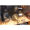 Image 2 : SHELF LOT OF COPPER AND BRASSWARE