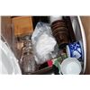 Image 3 : TWO SMALL BOXES OF ESTATE KITCHEN WARE AND PHOTO FRAME