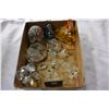 Image 1 : BOX OF SWATSKY CRYSTAL AND ART GLASS FIGURES