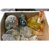 Image 2 : BOX OF SWATSKY CRYSTAL AND ART GLASS FIGURES