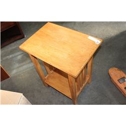 MISSION OAK STYLE ENDTABLE