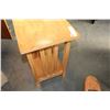 Image 2 : MISSION OAK STYLE ENDTABLE