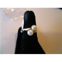 RING W/PEARL