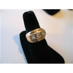 MEN'S RING W/DIAMONDS