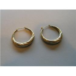 PAIR OF HOOP EARRINGS