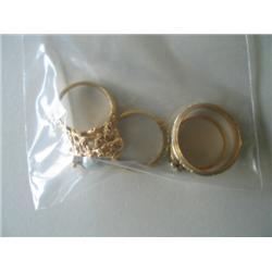 LOT, (4) RINGS W/STONES