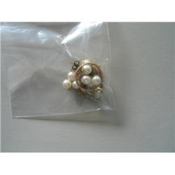 SET OF PEARL RING, PENDANT & EARRINGS