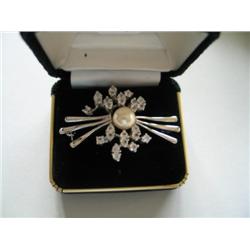 PIN W/PEARL & DIAMONDS