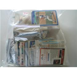 LOT, MISC TRADING CARDS & (2) BASEBALLS