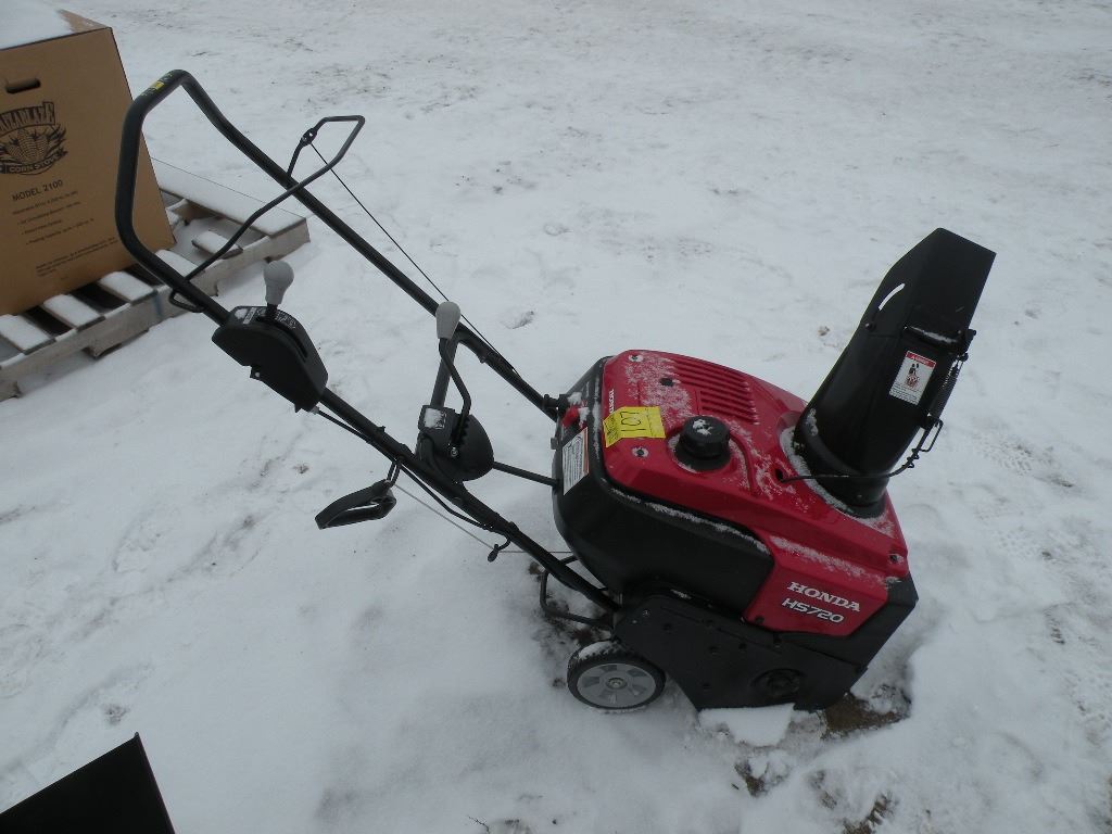 Honda HS720 snowblower