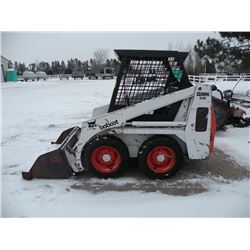Bobcat 530 w/manure bucket & pallet forks SN#-4994M12595