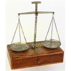 Antique counter top scale on oak base with drawer, complete with pans, working order, 13" tall.  Est