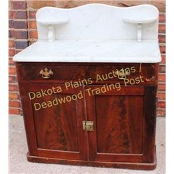 Antique marble top wash stand with mahogany base Est. 50-100