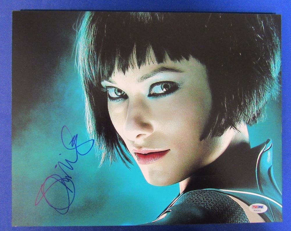 Olivia Wilde Signed Tron Legacy 11x14 Photo Psa Hologram