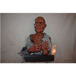 TRUE BLOOD SCREEN USED EMACIATED VAMPIRE BUST