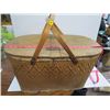 Image 1 : Vintage Wicker Picnic Basket