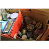 Image 1 : LARGE LOT OF COLLECTOR TINS