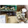Image 2 : BOX OF ANGELS FIGURES AND CHRISTMAS DECORATIONS