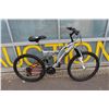 Image 1 : GREY BLACK AND WHITE ROSS BIKE
